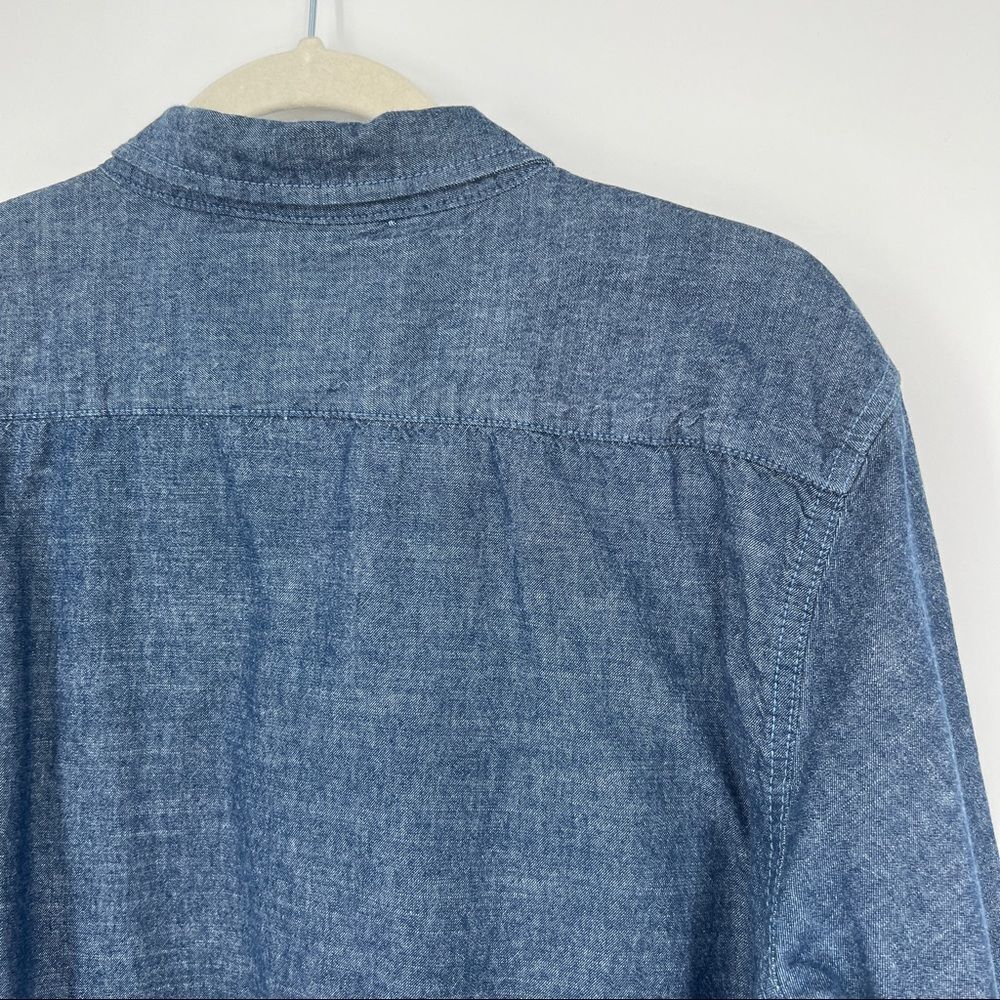 Levi's Button Front Chambray Blue Long Sleeve Cuf… - image 6